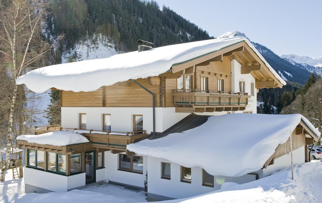 Haus Spieleck Panzió Saalbach-Hinterglemm Kültér fotó