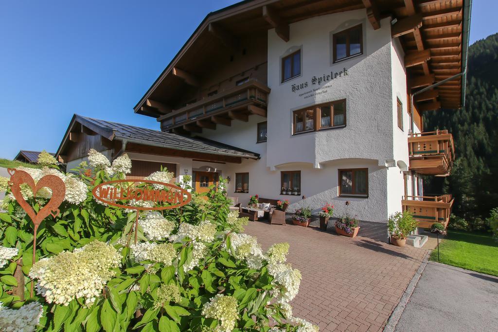 Haus Spieleck Panzió Saalbach-Hinterglemm Kültér fotó